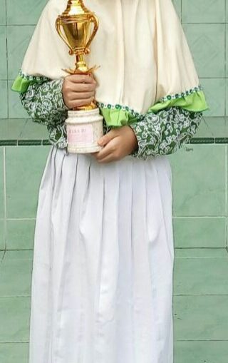 Foto : Sekar Nuraini Hadijah siswi kelas V MiNU2 Waru