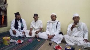 Foto : dari kiri ustadz Sulaiman Ibrahim  (pengasuh), gus Aji Bahari, RKH. Muhammad Kholilillulloh Zubaidi.(mangkon  Arosbaya bangkalan) dan Aba Abdul Syukur(Bangkalan)
