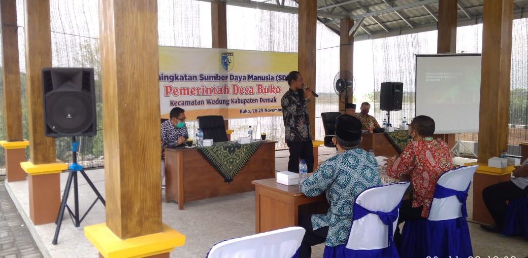 Kades Sekapuk Abdul Halim saat diundang sebagai narasumber di Pemdes Buko Demak Jawa Tengah.