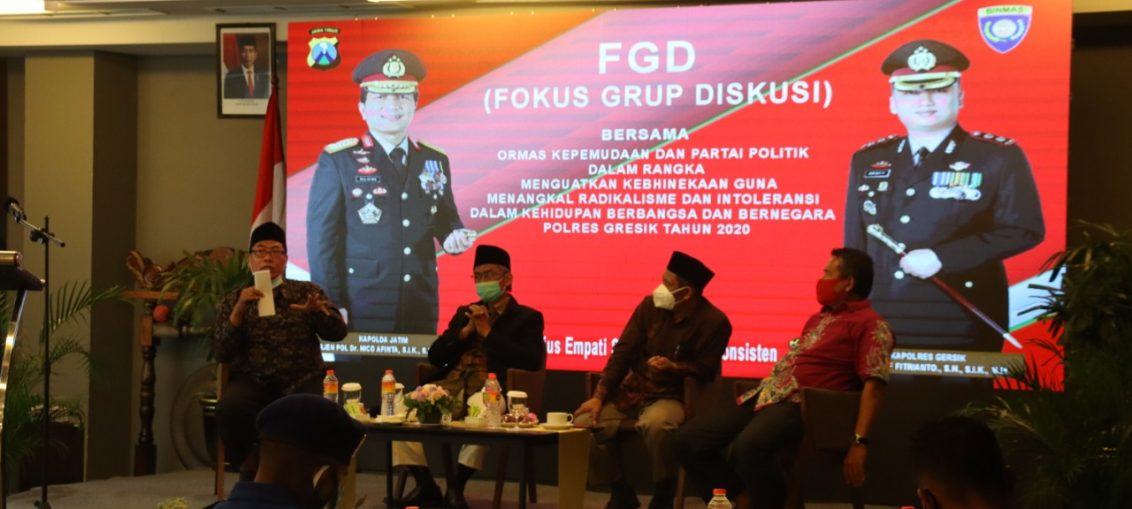 Kapolres Gresik AKBP Arief Fitrianto saat menggelar FGD bersama Parpol dan Ormas Kepemudaan serta elemen masyarakat lainnya.