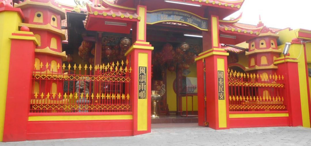 Tempat Ibadah Tri Dharma (TITD) Kim Hin Kiong di Jalan Setiabudi, kota Gresik.