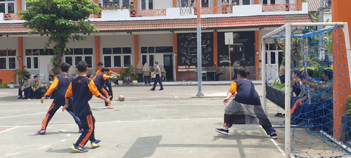 Futsal bersarung SMA Muhammadiyah 10 GKB atau Smamio.