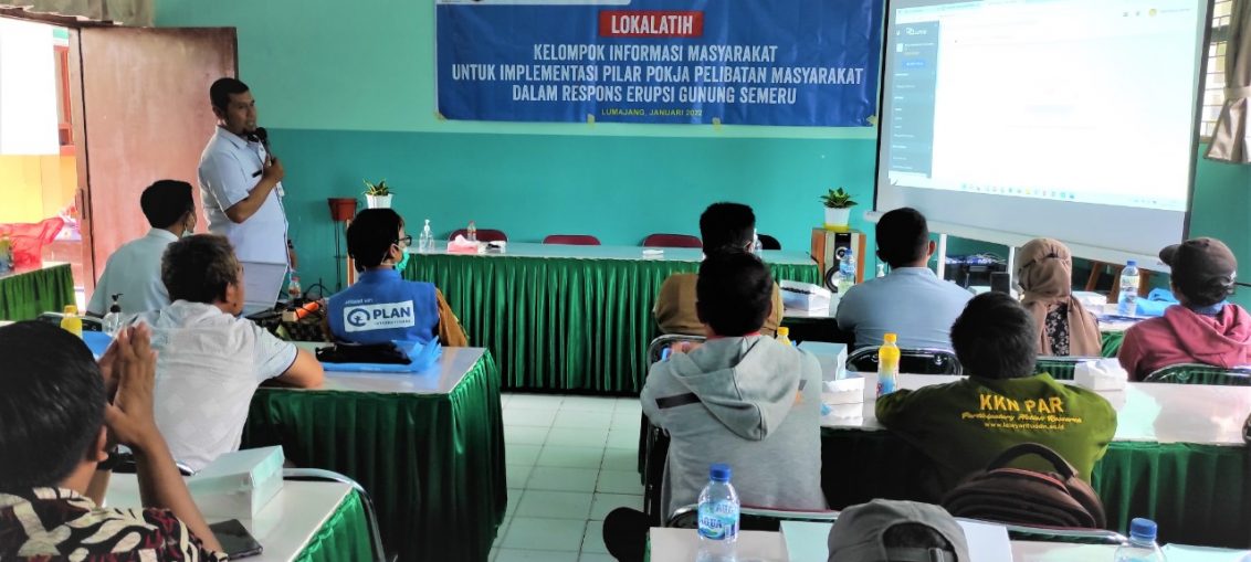 Yayasan Plan International Indonesia (Plan Indonesia) bersama dengan Dinas Komunikasi dan Informasi (Diskominfo) Kabupaten Lumajang menyelenggarakan lokalatih untuk Kelompok Informasi Masyarakat (KIM) korban erupsi Gunung Semeru.