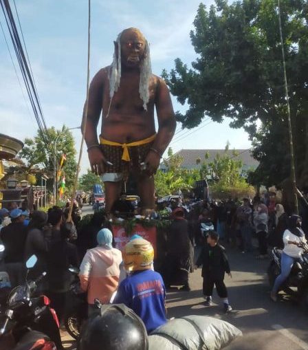Semarak perayaan hari kemerdekaan Republik Indonesia ke-78 di bulan Agustus ini banyak masyarakat yang malaksanakan kegiatan baik berbagai lomba maupun karnaval. Seperti halnya yang diadakan oleh desa Sekapuk kecamatan Ujungpangkah Gresik (13/8/2023)