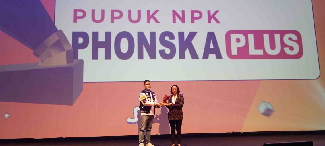 DOP PG, Digna Jatiningsih (kanan) saat menerima penghargaan pada Ajang Indonesia WOW Brand 2024 di Jakarta